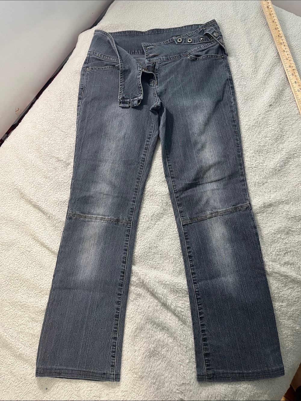 Casual Washed Gray Wide-Leg Jeans with Waist Tie B016